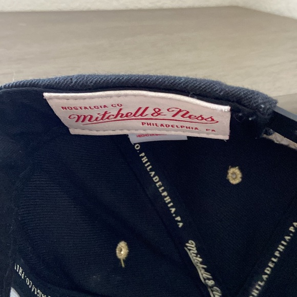 NBA Golden State Warriors - Picture 5 of 6